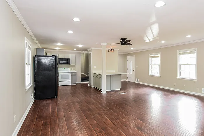 513 Hemlock Dr — Photo 8