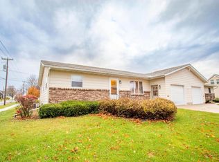 2004 13th Ave, Monroe, WI 53566