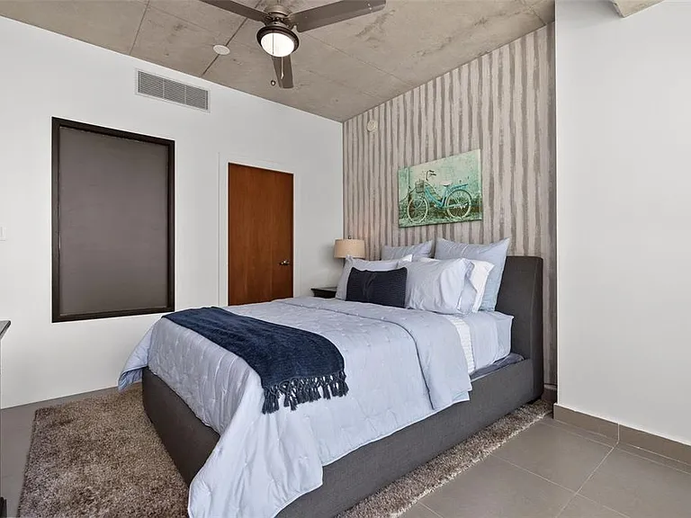 404 Avenue Constitucion #7 — Photo 11