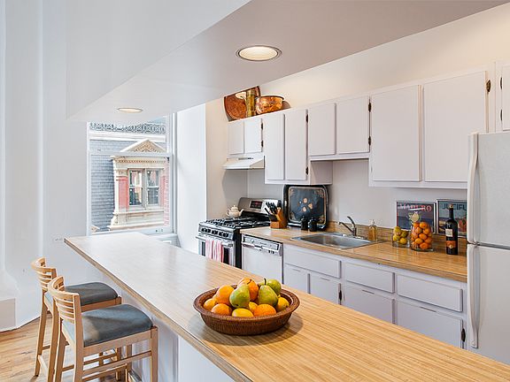 3rd image of 145 Nassau St APT 9D