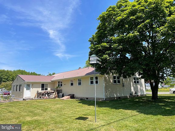 5th image of 85 Lincoln Dr