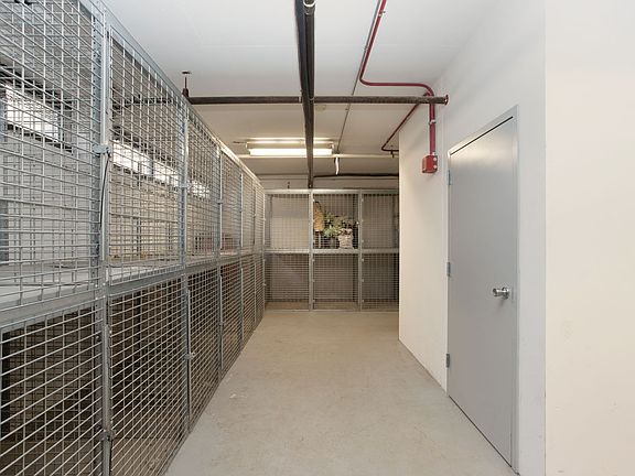 5th image of 1606 E Hyde Park Blvd #2-014D