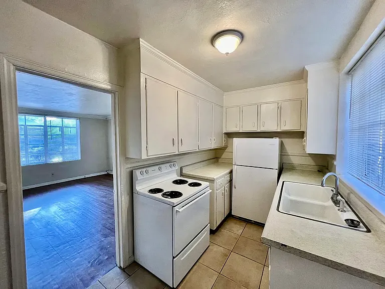 3801 Habersham St #4 — Photo 6