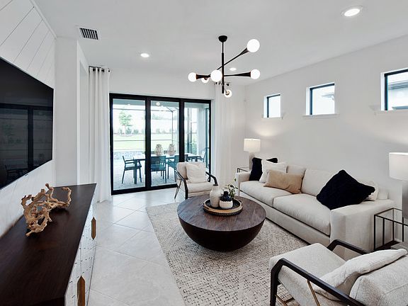 Gathering room with lanai access
