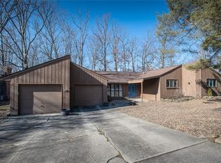 12240 Moss Point Rd, Strongsville, OH 44136