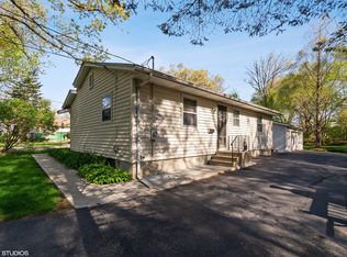 125 Pierce St, North Aurora, IL 60542