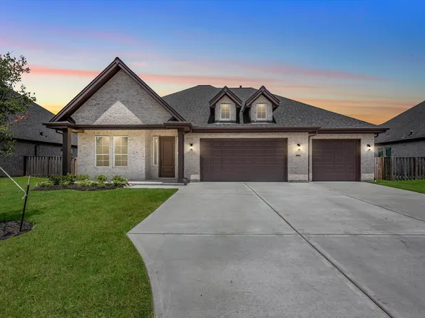 10006 Goliad Dr, Mont Belvieu, TX 77523