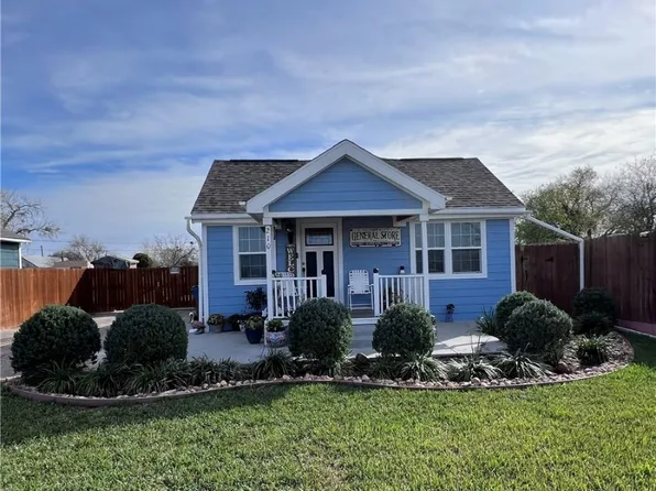 210 Swift Street, Refugio, TX 78377
