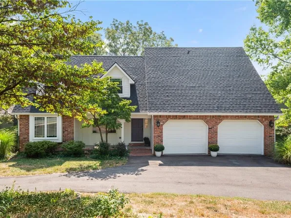 3013 Westdale Rd, Lawrence, KS 66049