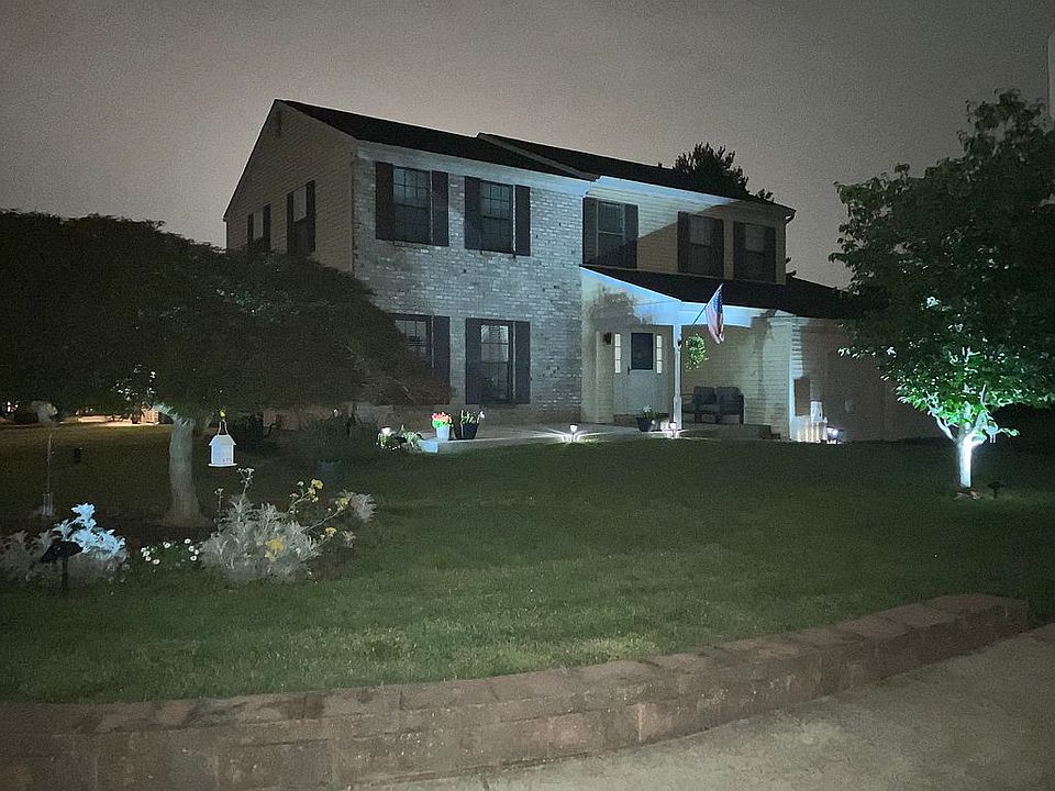 2nd image of 300 Emerson Dr