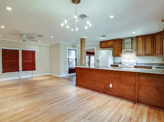 5th image of 2117 Morning Glory Ave