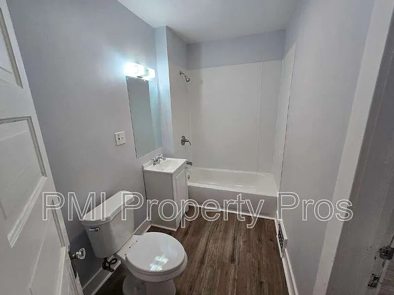 3111 W Walnut St — Photo 7