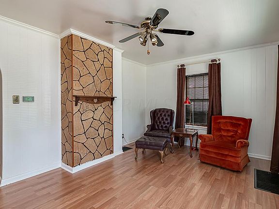 3rd image of 238 Lawrence Ave