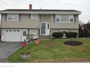 7 Hillmount Dr, Lewiston, ME 04240