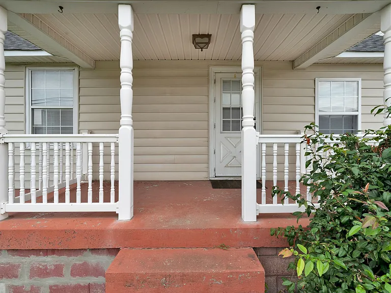 5206 Georgia Ave — Photo 2