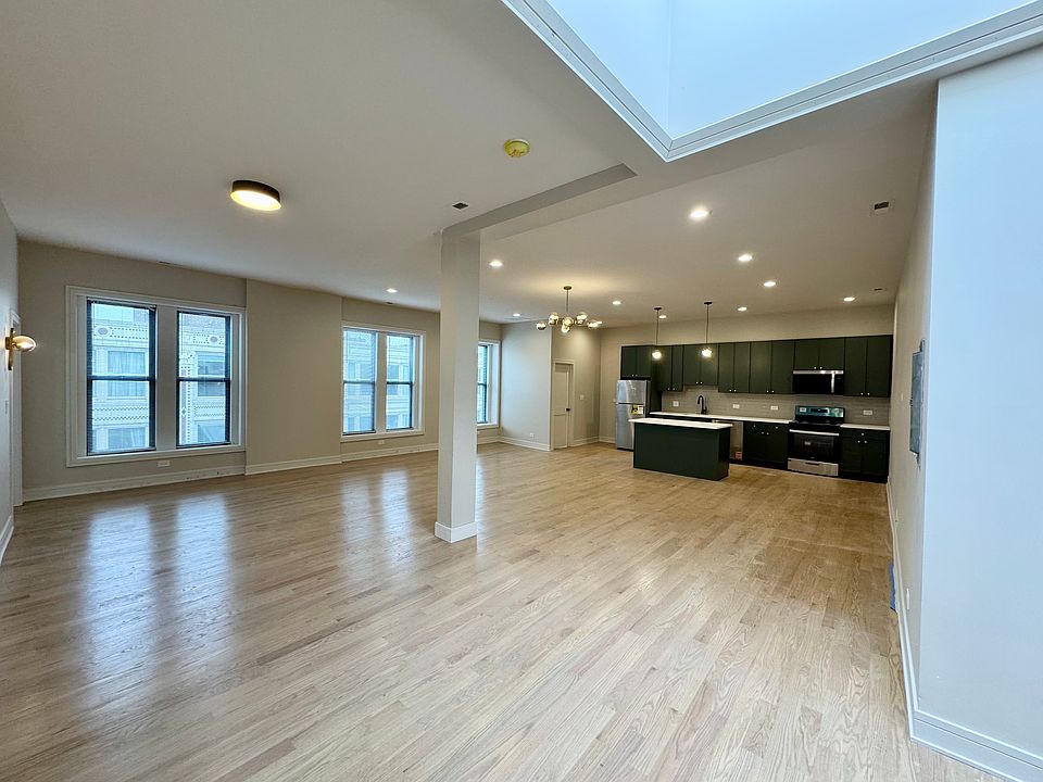 1st image of 1574 N Milwaukee Ave APT 3E