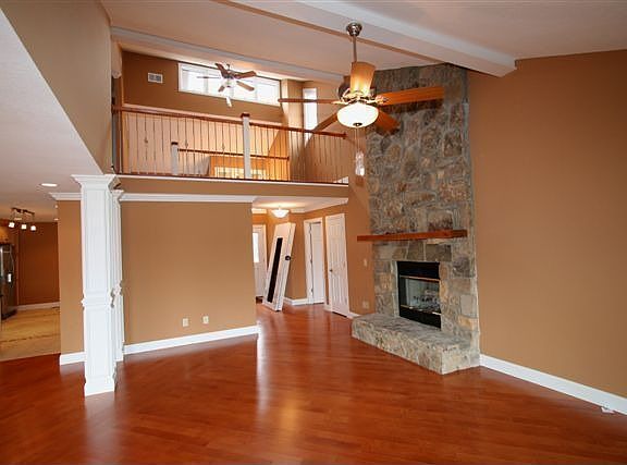 4th image of 200 Lake Meadow Dr