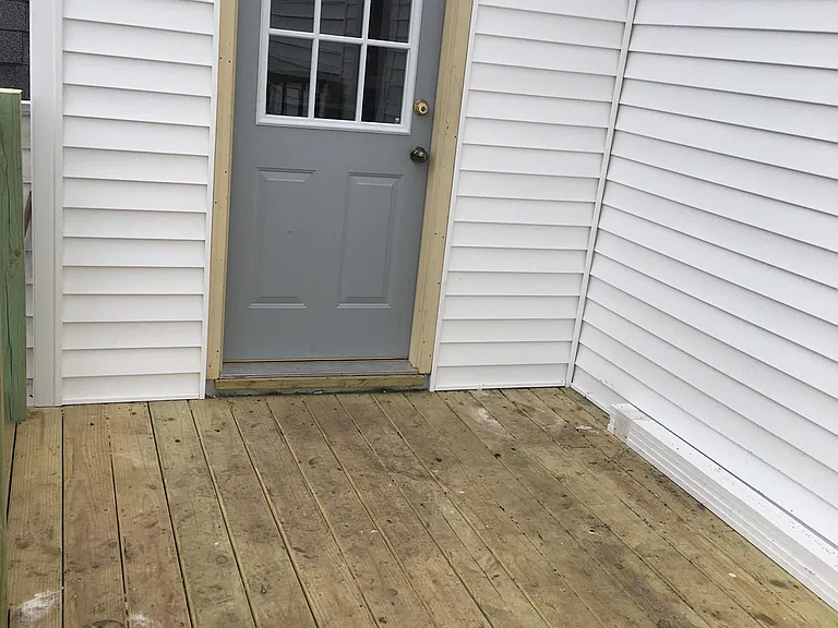 608 Wolcott St — Photo 11