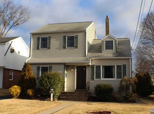 121 Romaine Ave, Maywood, NJ 07607