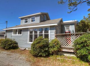 2211 Crab Point Loop Rd, Morehead City, NC 28557