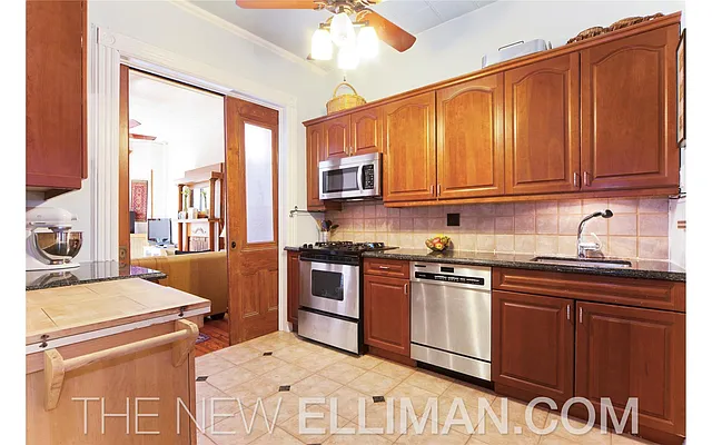 Sold by Douglas Elliman | media 24