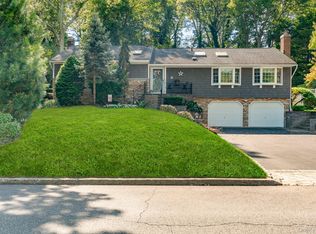 48 Glenwood Dr, Hauppauge, NY 11788