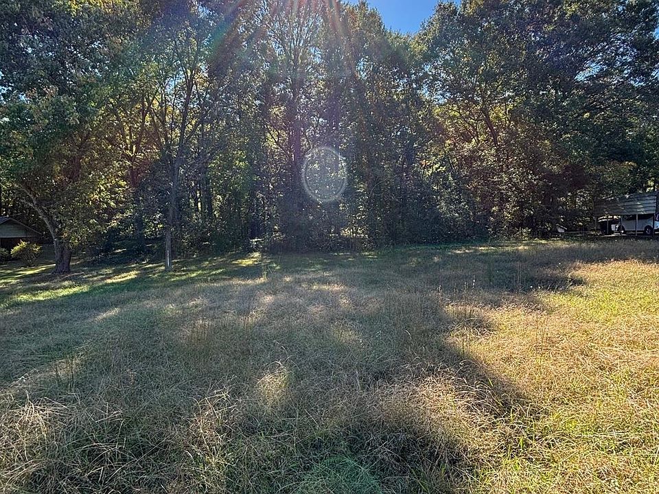 2nd image of Pinewood Cir