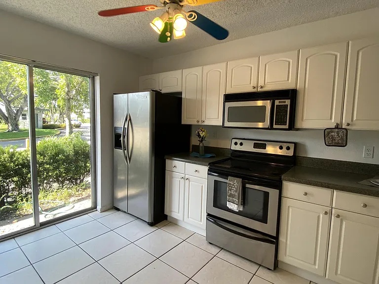 895 Crystal Lake Dr #103 — Photo 2