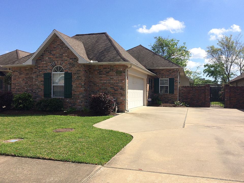 1st image of 227 Pecanwood Dr