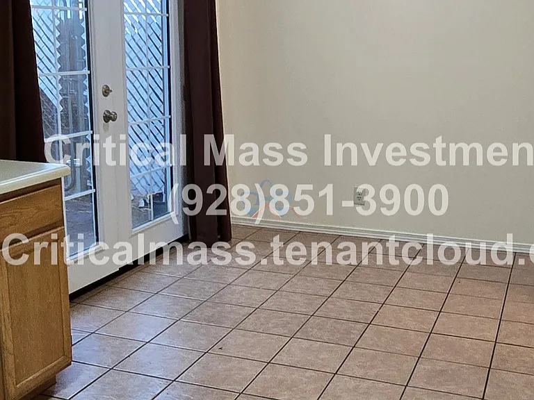 2202 E 1st Ave #1 — Photo 5