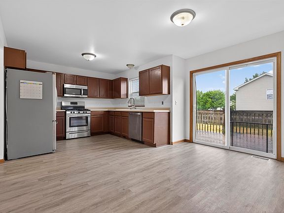 5th image of 9127 Leicester Way