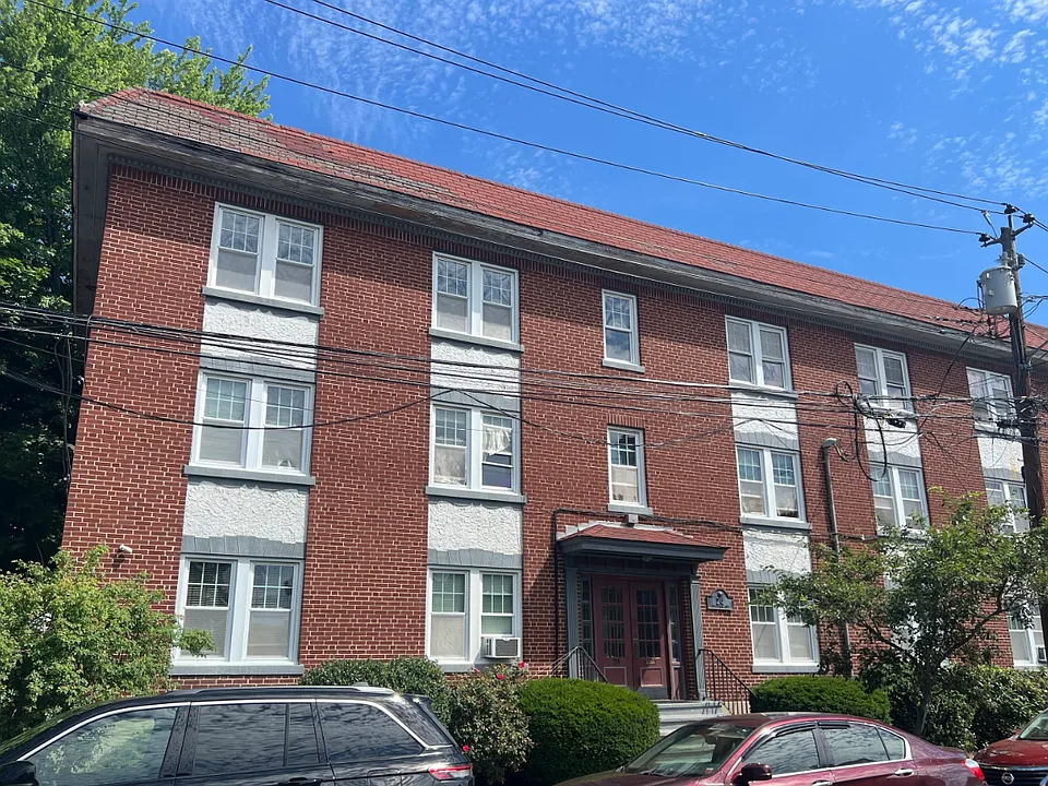 24 Circular Ave #3B