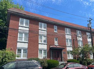 24 Circular Ave APT 3B, Bridgeport, CT 06605