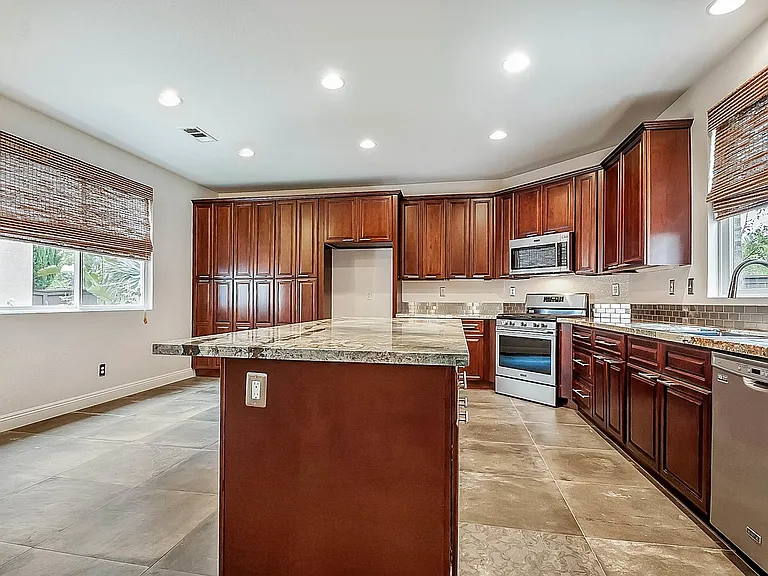 32440 Angelo Dr — Photo 17