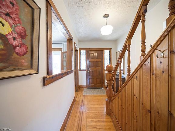 3rd image of 35 Rutherford Ave