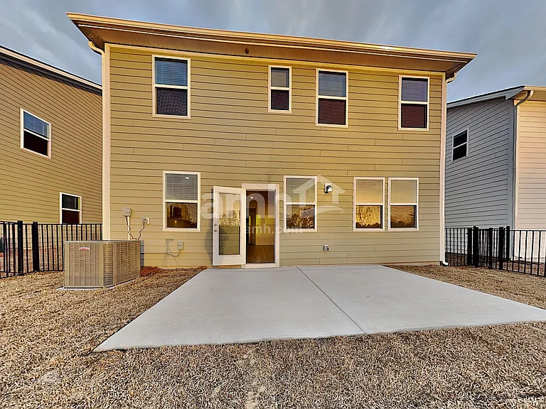 329 Armstrong Curv — Photo 22