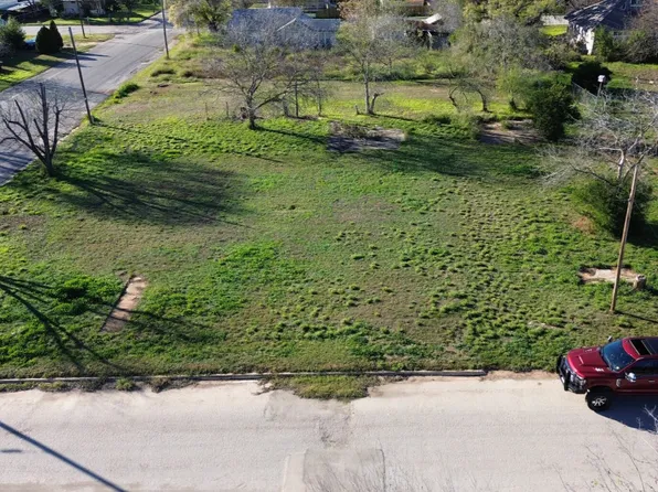 307 N Pecan LOT 9-10, Pearsall, TX 78061