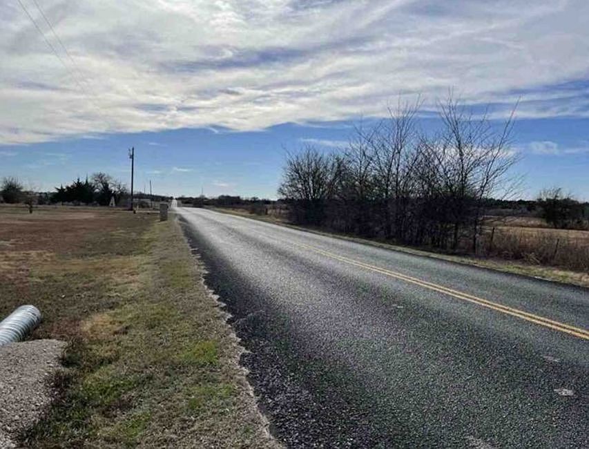 Exterior Neighborhood (street photo)