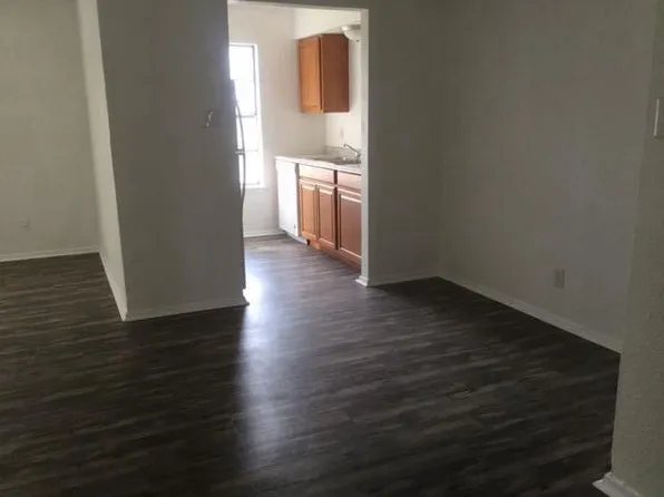 703 E Navasota St #A, Groesbeck, TX 76642