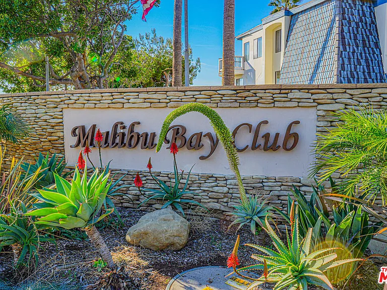 11874 Coral Reef Ln — Photo 2