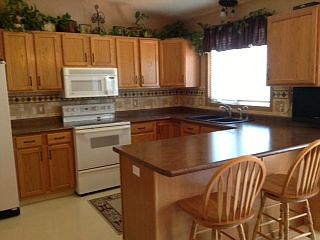 Backsplash/ peninsula island