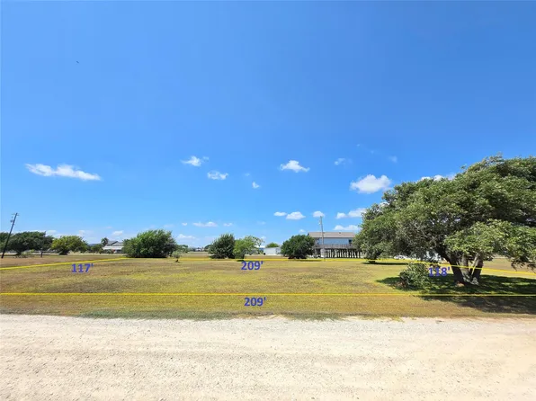 1434-1436 Arrowhead Dr, Palacios, TX 77465