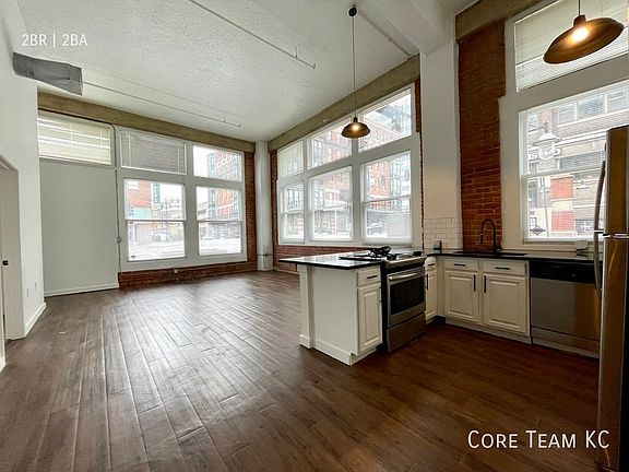 2nd image of 934 Broadway St #106