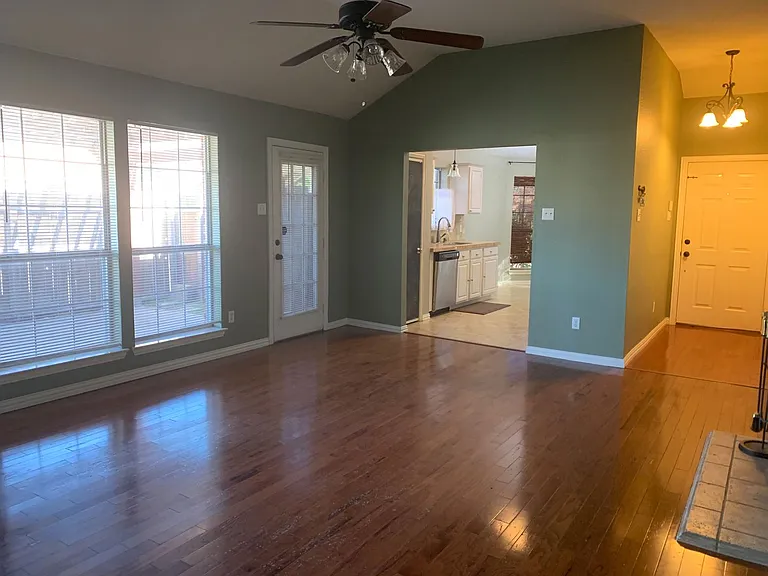 2705 Jennie Wells Dr — Photo 5