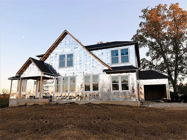 2451 Bent Grass Dr, Beavercreek, OH 45431