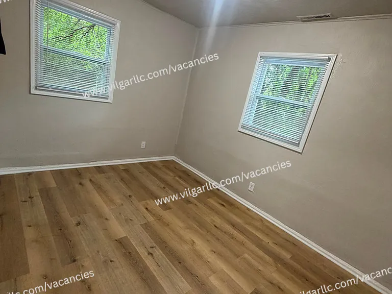 260 Van Buren St — Photo 20