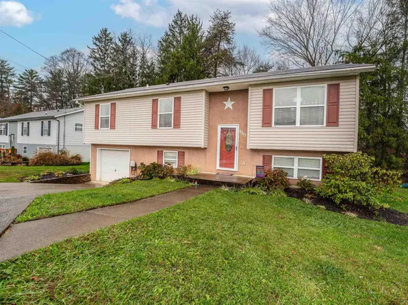 5053 Riverwood Cir, Fairmont, WV 26554