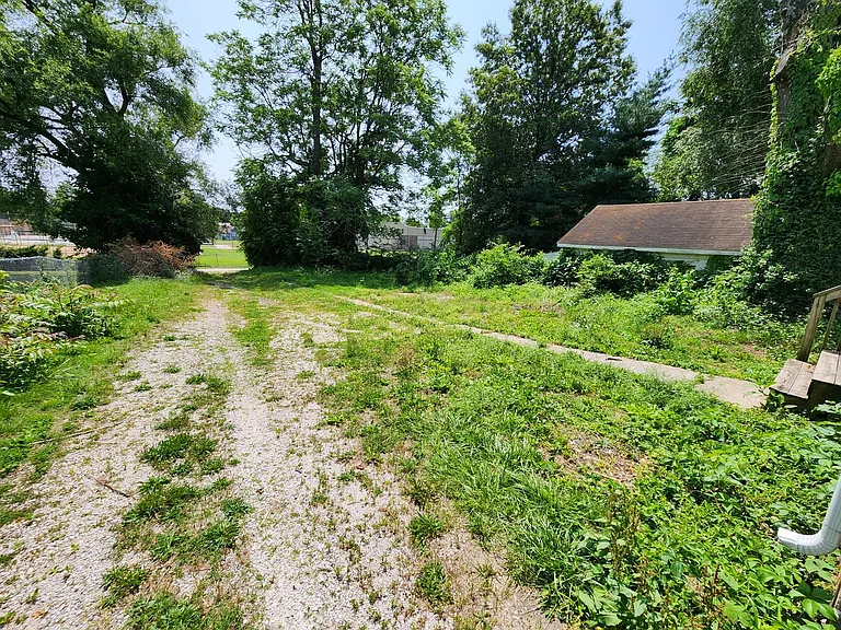 1342 N Broadway Ave #1 — Photo 32