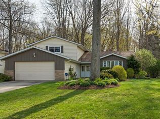 7155 Cottesmore Ln, Solon, OH 44139