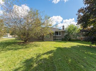 740 Collins Bay Rd UNIT 1, Kingston, ON K7M 5G9